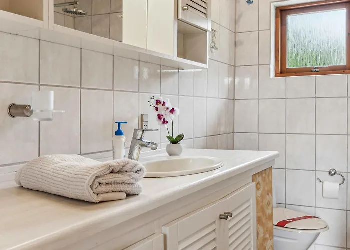 Exuding Coziness And Comfort Vakantiehuis *